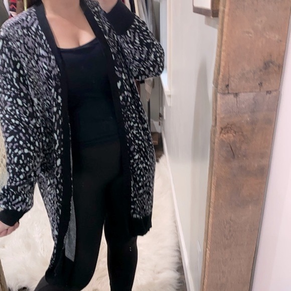 Lane Bryant leopard print knit sweater size 26/28 - Picture 2 of 8